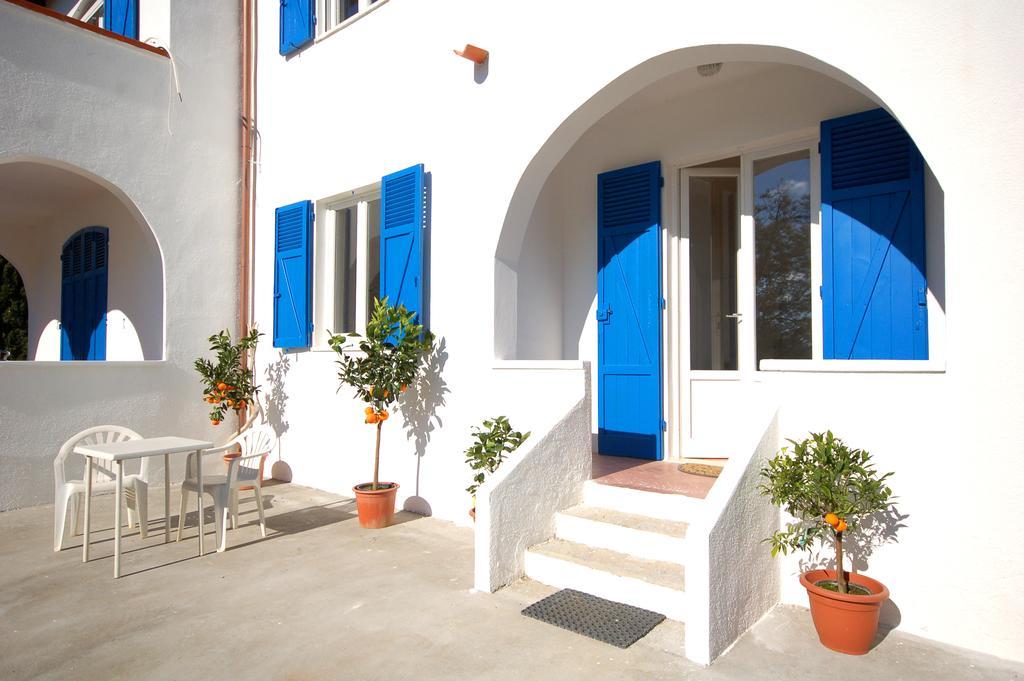 Casa Balena Bianca Apartment Лакона Екстериор снимка