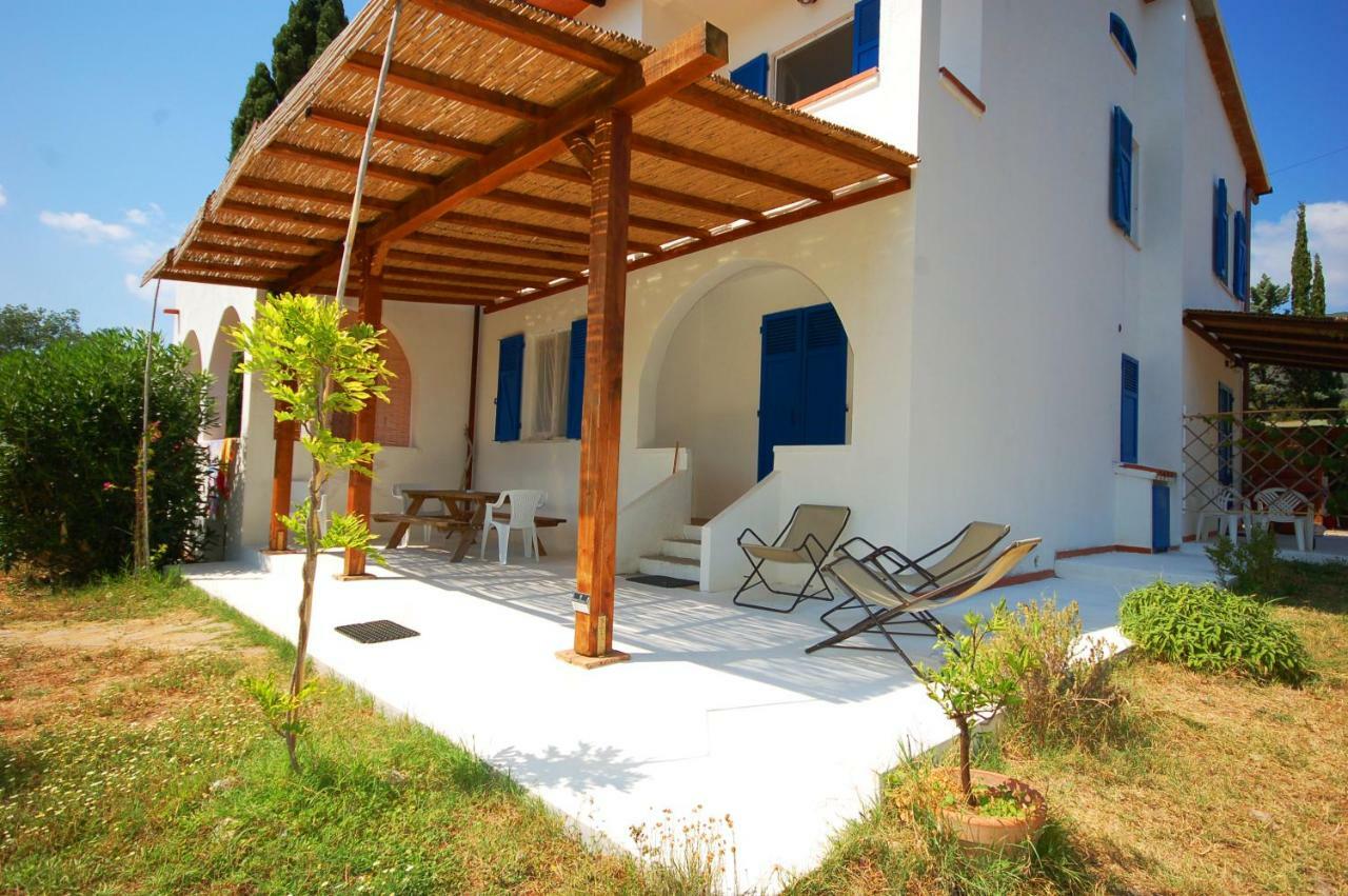 Casa Balena Bianca Apartment Лакона Екстериор снимка